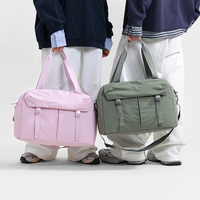 Sac de poitrine bandoulière en nylon grande capacité avec logo personnalisé, sac banane à sangle réglable, sac de voyage sport multi-poches, sac de sport à bandoulière