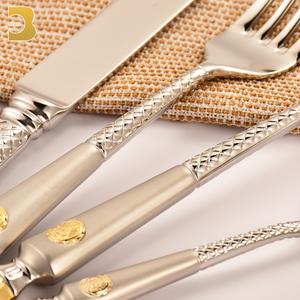 Bộ đồ ăn cưới hoàng gia bạc đặc biệt khắc xử lý với 24K vàng chi tiết sang trọng cao cấp sliverware <span class=keywords><strong>Flatware</strong></span> <span class=keywords><strong>Set</strong></span> - Product Image 4
