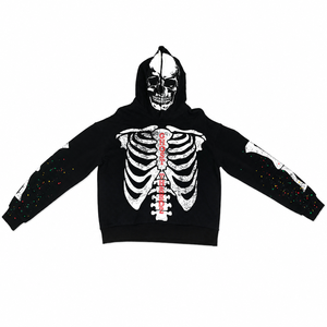 <span class=keywords><strong>Felpa</strong></span> Oversize <span class=keywords><strong>Nera</strong></span> <span class=keywords><strong>con</strong></span> Cappuccio da Uomo, Stampa Teschio e Grafica Toracica, Stile Streetwear, <span class=keywords><strong>con</strong></span> Maniche Effetto Osso e Schizzi di Vernice - Product Image 1