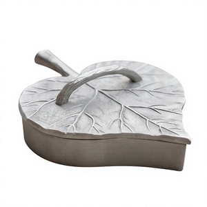 Caja de metal plateada con forma de hoja para frutos secos, contenedor de lujo para dátiles con asa de rama, lata decorativa para regalo para fiestas y eventos. - Product Image 1