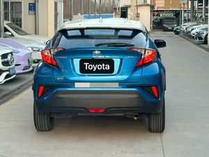 <span class=keywords><strong>Toyota</strong></span> C-HR <span class=keywords><strong>2020</strong></span> Cool Transcendence, SUV Compacto Híbrido, Caja de Cambios Automática, Asientos de Cuero, 50001-75000 Millas, Volante a la Izquierda, Tracción Trasera - Product Image 4