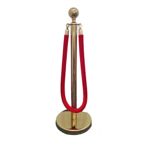 Vente directe usine – Barre de bienvenue en acier inoxydable doré personnalisable avec corde en velours pour entrée d'hôtel - Product Image 4