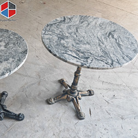 Table de café de style français avec base en laiton