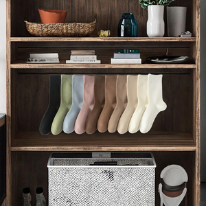 ถุงเท้าลำลองสีดำล้วนคุณภาพสูงขายส่ง ระบายอากาศได้ดี สำหรับผู้ชาย ฤดูร้อน ถุงเท้าข้อสั้นผ้าฝ้ายบาง พิมพ์โลโก้ได้ - Product Image 3