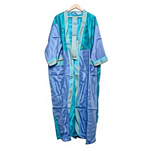 Robe Kimono Vintage Assortie en Soie Florale Respirante Taille Unique pour Maternité, Robe de Plage, Sari Indien Recyclé - Product Image 1