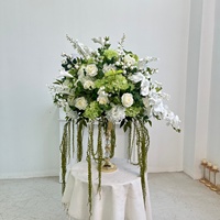 Boule de fleurs artificielles en roses blanches, arrangement floral rond pour la décoration de centre de table de mariage