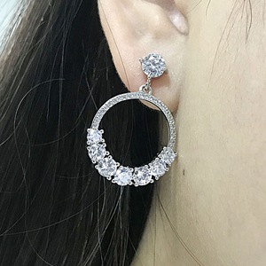 Eleganti orecchini con zirconi, stile europeo, rotondi, con strass, pendenti, per donna - Product Image 6