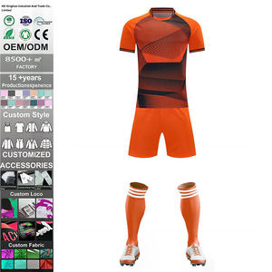 Maillot de football personnalisé à impression numérique pour équipe, 100 % polyester, col rond, manches courtes, confortable, respirant, séchage rapide, idéal pour l'été - Product Image 1