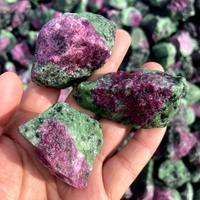Meilleure qualité pierre naturelle épidote rubis zoisite pierres semi-précieuses matière première pour la fabrication de bijoux