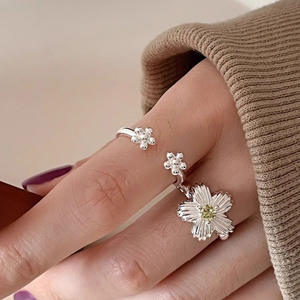Cute Korean-Style Open-Design Floral <b>Ring</b> for Women Minimalist Stylish High-end Minimalist Floral Filigree Wedding Party Copper - Product Image 2