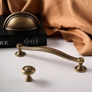 Tiradores de Gabinete Santaya de Latón Macizo Bronce Antiguo, Manijas de Concha para Armarios, Tiradores de Cajones de Muebles, Tiradores de Cajones de Cocina - Product Image 4