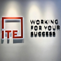 Letrero de Pared Personalizado para Empresas, Letrero Luminoso LED Pintado para Interiores, Letrero Publicitario Electrónico Retroiluminado