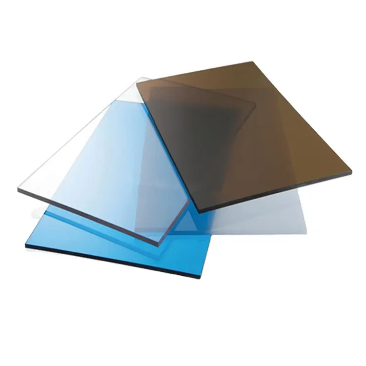 Fogli solidi in policarbonato traslucido con protezione UV sono disponibili per la vendita