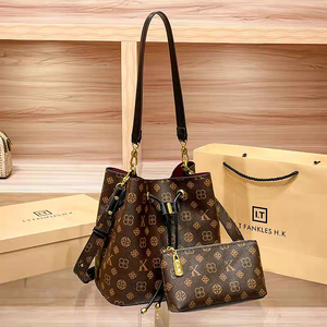 Sac seau tendance en PVC pour femme 2026, grande capacité, imperméable, style bandoulière, très en vogue - Product Image 2