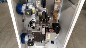 Machine de cerclage de joint latéral en ligne entièrement automatique de UDB-103B pour la chaîne de production de congélateur de réfrigérateur de réfrigérateur - Product Image 3