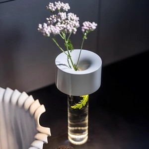 花瓶型LEDデスクライト タッチ式 調光 充電式 ポータブル 間接照明 インテリア照明 - Product Image 1