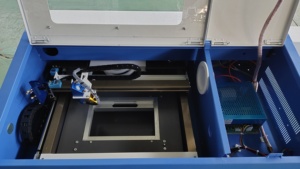 Nouveau graveur laser CO2 320 300*200 40/50W pour matériaux non métalliques : acrylique, bois, marbre, contreplaqué, cuir, plastique, caoutchouc, verre, granit, DST, DFX - Product Image 6