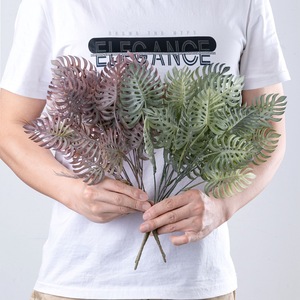 CallaFloral – Lots de feuilles de Monstera en plastique jaune foncé, plantes artificielles pour la décoration intérieure et les arrangements de mariage - Product Image 2