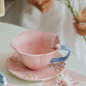 Ensemble tasse et soucoupe à café de style coréen simple, tasse à poignée peinte à la main et embossée - Product Image 3