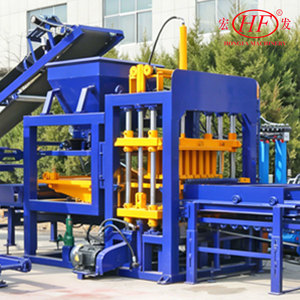 Máquina de Bloques de Cemento QT4-15s de Hongfa, Venta Caliente, Producción en Masa para Fábricas de Ladrillos Estándar de Más de 2000 Metros Cuadrados - Product Image 1