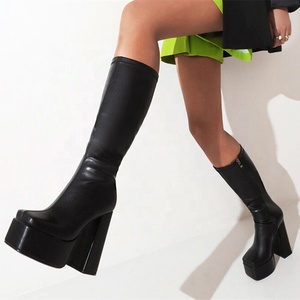 Botas de plataforma de moda con cremallera lateral de cuero PU de alta calidad hechas a mano, color negro y blanco, con punta cuadrada, botas altas hasta la rodilla para mujer - Product Image 3