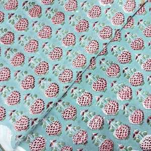 Tissu en voile de coton peigné non tissé Buti à carreaux bleu aqua, 44 pouces, fait main en Inde, respirant, doux et léger - Product Image 5