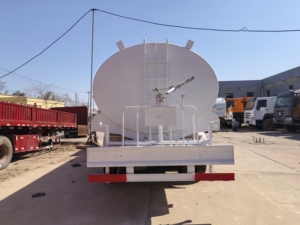 Haowo 20 tonnes camion arroseur d'urgence protection incendie ville route tunnel nettoyage - Product Image 5