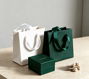 Bolsa de Papel Negra Brillante de Lujo y Cinta Plateada con Relieve, Combinación de Caja de Regalo Rígida para Decoración del Hogar - Product Image 3
