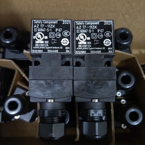 ชิ้นส่วนเซนเซอร์นิรภัย Schmersal Az17 11zk 24 โวลต์ 12 แอมป์ สำหรับใช้งานในอุตสาหกรรม - Product Image 1