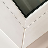 Fenêtre à battant en vinyle avec design américain, cadre en PVC/UPVC, verre trempé, options de battants et moustiquaire incluse pour salle de bain