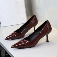 Chaussures pour femmes 2026, nouvelles chaussures de luxe en cuir verni, bout pointu, bouche peu profonde, talons aiguilles