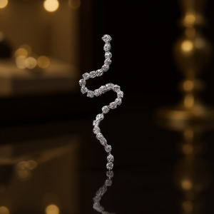 Orecchini a polsino in oro bianco con diamanti, taglio brillante rotondo, montatura a griffe, gioielli di lusso da donna E475 - Product Image 2