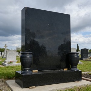 Pierres tombales, monuments commémoratifs et monuments funéraires <span class=keywords><strong>en</strong></span> <span class=keywords><strong>granit</strong></span> noir absolu, polies, sur mesure, qualité export - Product Image 4