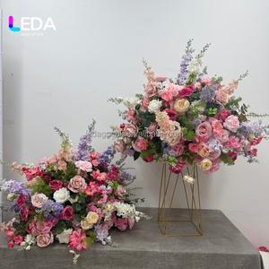 ลูกบอลดอกไม้ประดิษฐ์ LEDA ขนาด 70 ซม. สีชมพูผสมกุหลาบและเดลฟีเนียม ดีไซน์หรูหรา ทำจากผ้าไหม สำหรับตกแต่งโต๊ะงานแต่งงานและงานอีเว้นท์ - Product Image 1