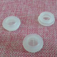 Bouchons de trou en plastique transparents durables-multifonctionnels pour l'étanchéité des interfaces d'instruments et d'appareils
