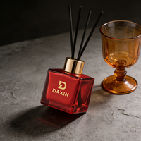Bouteilles en verre pour diffuseur de parfum, 50 ml, 100 ml, 150 ml, forme carrée, couleur rouge, avec logo personnalisé, fourniture d'usine