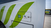 Véhicule de charge de batterie LHD Rhd 10-19 places Mini Bus électrique