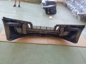 Cản trước xe Freightliner Cascadia 2018+ mới, không có lỗ đèn sương mù, có viền mạ crôm - Product Image 4