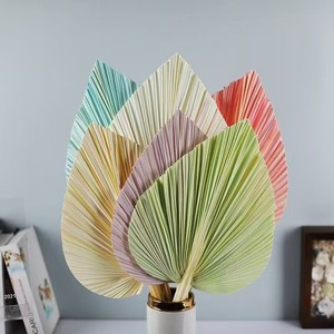 Éventail en feuilles de palmier séchées multicolores, décoration florale originale pour mariage et événements - Product Image 2
