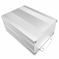 Boîtier en alliage d'aluminium extrudé sur mesure pour projet électronique avec ailettes de refroidissement, indice de protection IP54, dissipateur de chaleur