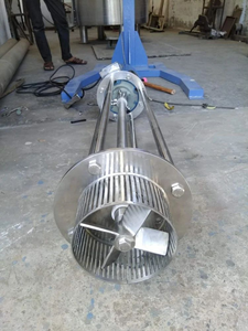 Homogeneizador mezclador de alto cizallamiento de acero inoxidable con jaula protectora y sistema de accionamiento con motor industrial - Product Image 2