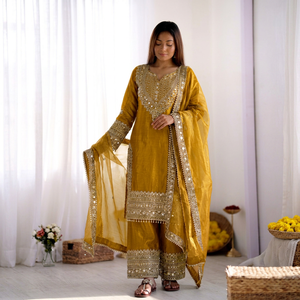 Ensemble Anarkali pour femme, brodé or moutarde, avec palazzo en tulle et dupatta – Tenue traditionnelle indienne et pakistanaise pour mariage - Product Image 1