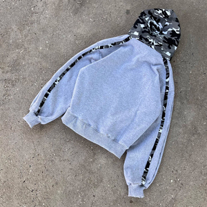 Sweat à capuche zippé intégral en molleton épais gris chiné pour homme, coupe ample, avec motif étoile et bande latérale camouflage contrastante, sur mesure - Product Image 2