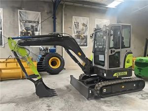 Precio de Fábrica, Nueva Excavadora Mini Sobre Orugas Zoomlion de 3.5 Toneladas ZE35GU con PLC y Transmisión de Engranajes, Emisión Euro 5, Larga Vida Útil - Product Image 5