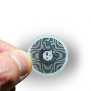 Étiquette NFC PVC personnalisée en gros avec puce 215, 13,56 MHz, étiquette RFID passive, <span class=keywords><strong>vente</strong></span> en vrac, autocollant étanche haute sensibilité pour contrôle d'accès aux actifs - Product Image 4
