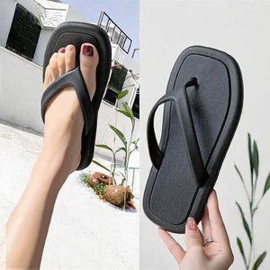 Chanclas Japonesas de PVC - Ligeras, Antiolor, Modernas, de Color Sólido, para Estudiantes, de Suela Blanda, con Clip, para la Playa - Product Image 3