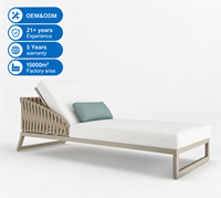 Chaise longue d'extérieur réglable en corde avec cadre en aluminium et coussin pour bord de piscine et complexe hôtelier