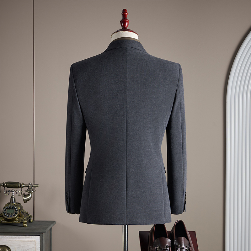 Gris foncé [costume simple]