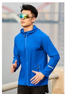 Chaqueta Ligera con Capucha para Hombre, Chaqueta Deportiva de Secado Rápido con Detalles Reflectantes, Chaqueta con Capucha y Logotipo Personalizado - Product Image 5