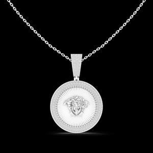 Pendentif médaillon en diamant Medusa argenté pour femmes, pour occasions de fiançailles, de mariage et de fête, avec diamants brillants - Product Image 1